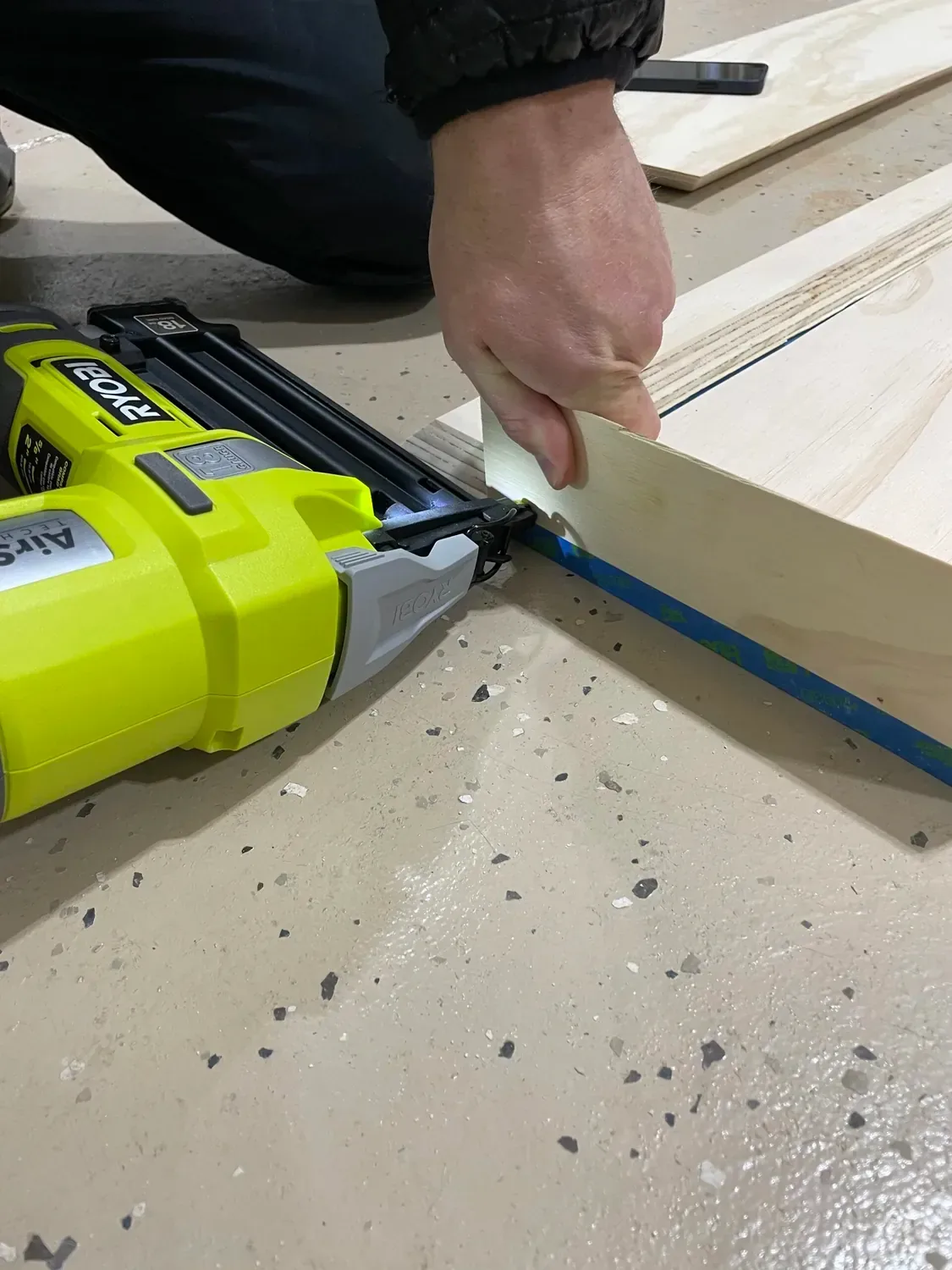 DIY wood floating shelf