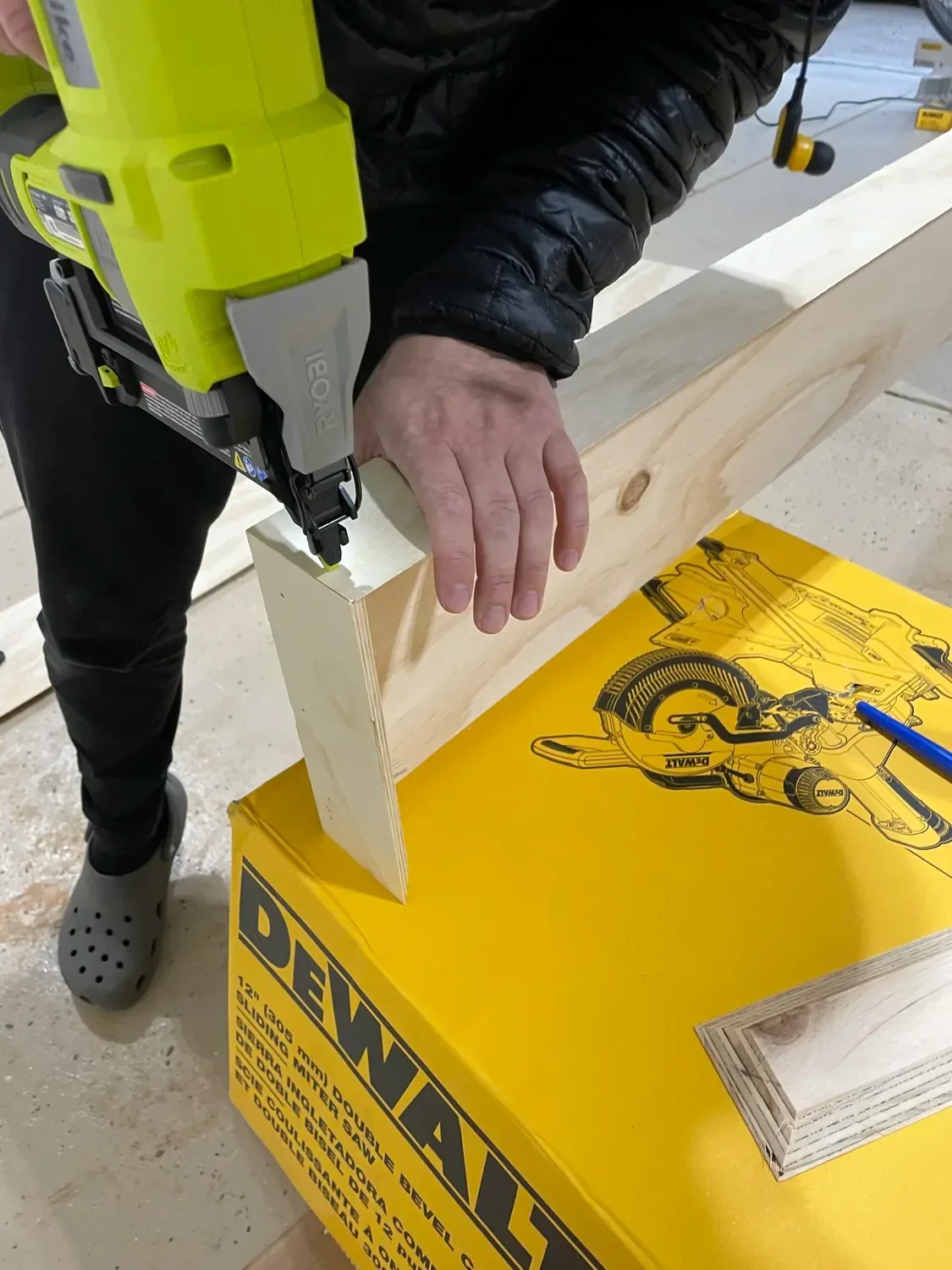 DIY wood floating shelf