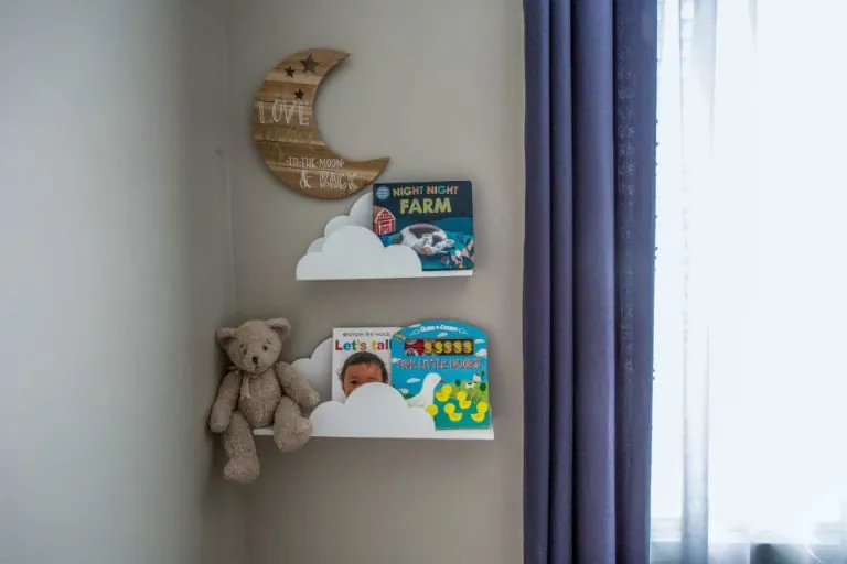 nursery reading shelf 