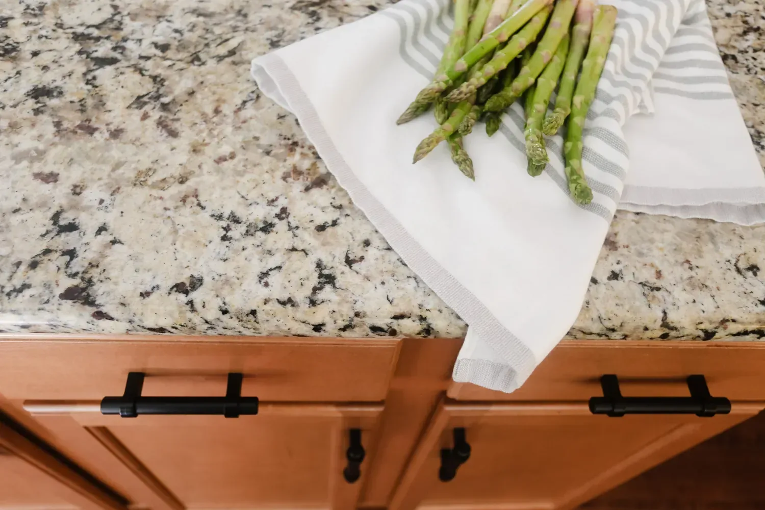 black kitchen cabinet handles