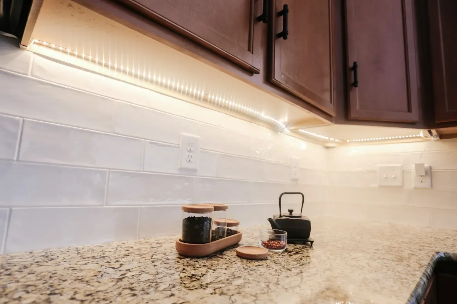 under cabinet lighting