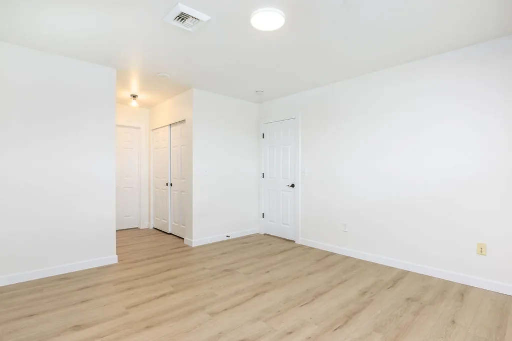 Sherwin-Williams Greek Villa (SW 7551)