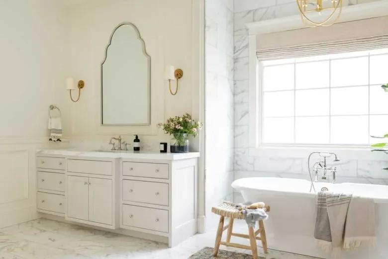 Bathroom vanity light and a bathtub