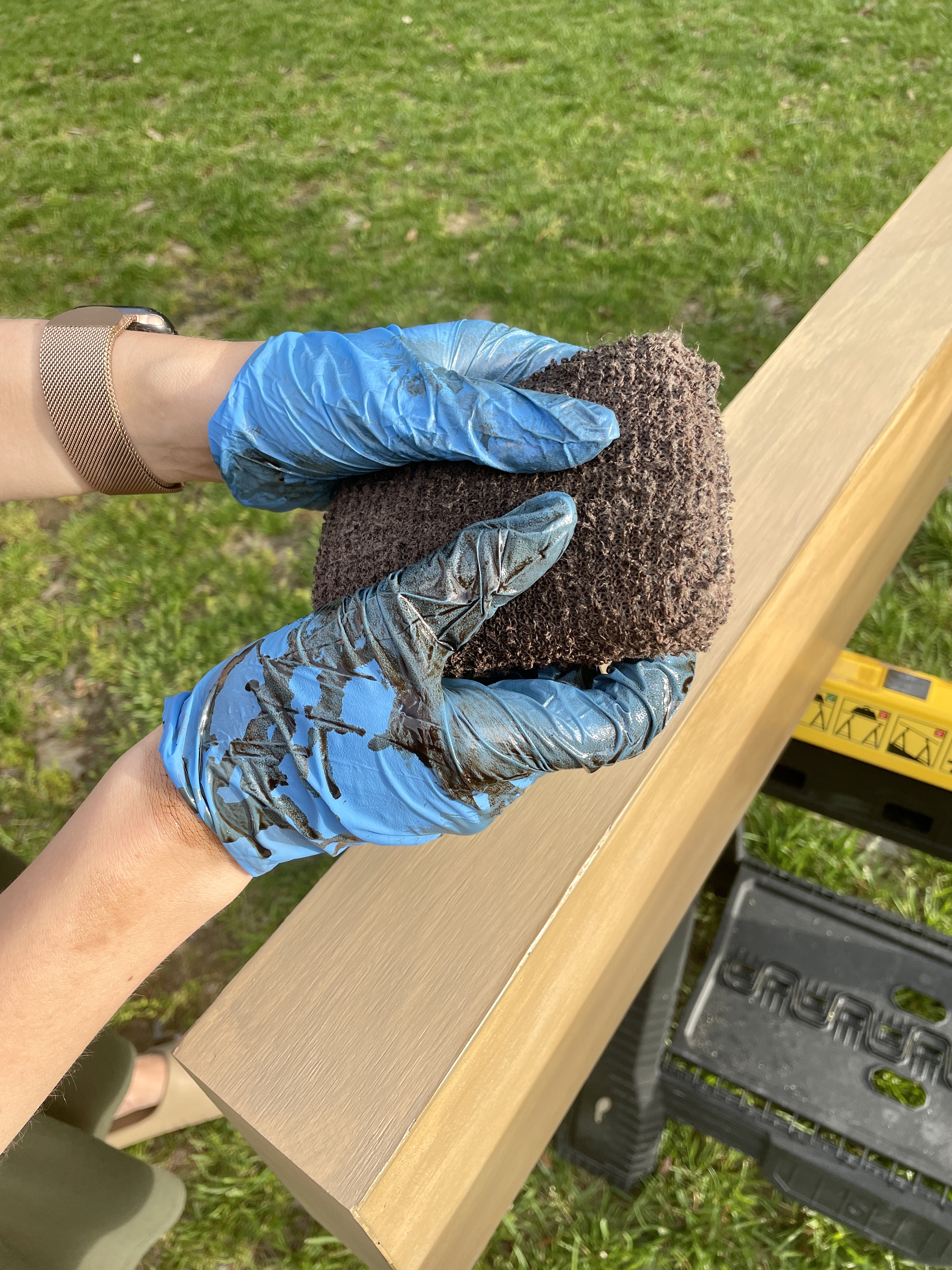 DIY wood floating shelf stain